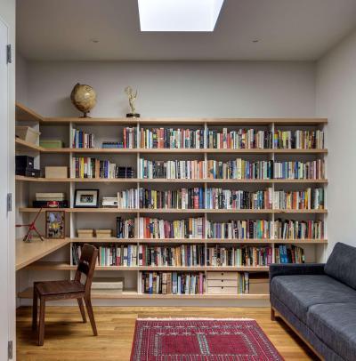 Könyvtárolás a dolgozószobában - dolgozószoba ötlet, modern stílusban