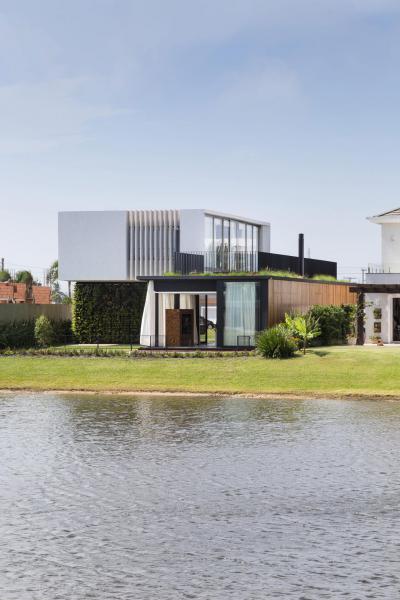 Modern lakóház - homlokzat ötlet, modern stílusban