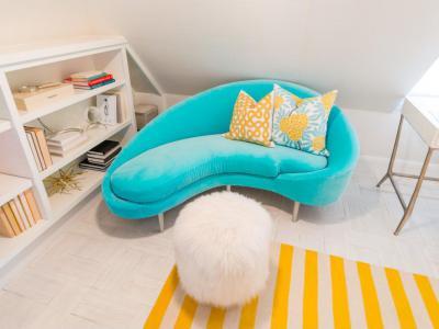 Türkiz szófa - gyerekszoba ötlet, modern stílusban