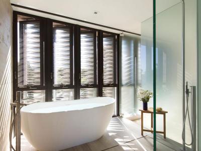 Modern fürdőszoba - fürdő / WC ötlet, modern stílusban