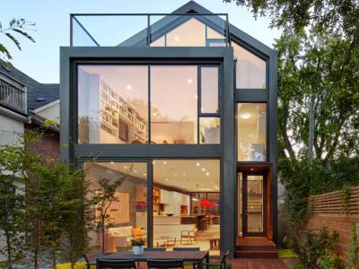 Modern ház terasszal - erkély / terasz ötlet, modern stílusban