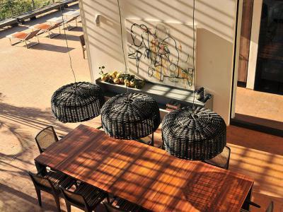 Tágas terasz - erkély / terasz ötlet, modern stílusban