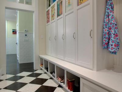 Festett fapadló - előszoba ötlet, klasszikus stílusban