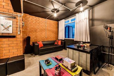 Loft szerű belső tér - nappali ötlet, modern stílusban