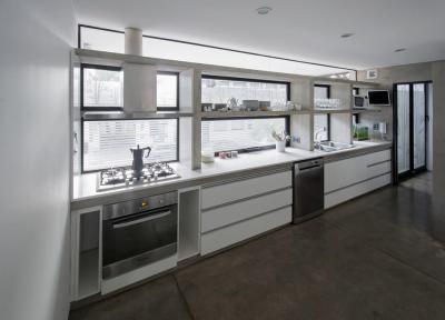 Betonpadló a konyhában - konyha / étkező ötlet, modern stílusban