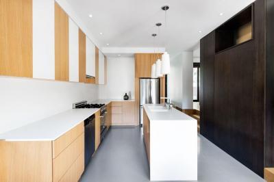 Világos konyha - konyha / étkező ötlet, modern stílusban