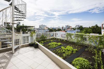 Kert a tetőn - erkély / terasz ötlet, modern stílusban