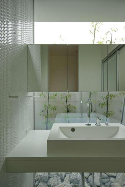 Mosdó üvegfallal - fürdő / WC ötlet, modern stílusban
