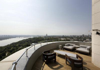 Nappali a teraszon - erkély / terasz ötlet, modern stílusban