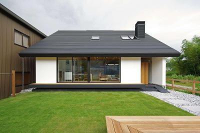 Kertbe nyíló terek - homlokzat ötlet, modern stílusban