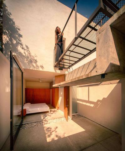Patio hálószobával - erkély / terasz ötlet, modern stílusban