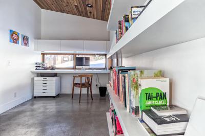 Tetőtéri dolgozószoba - dolgozószoba ötlet, modern stílusban