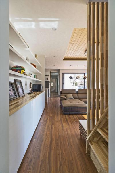 Látványos fafelületek - nappali ötlet, modern stílusban
