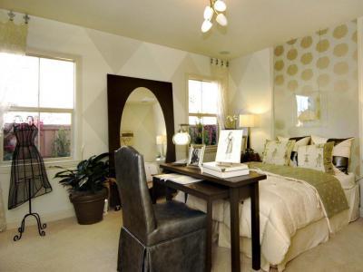 Kárómint a falon - háló ötlet, modern stílusban