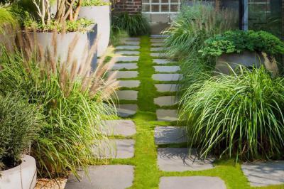 Szép kerti ösvény - tető ötlet, klasszikus stílusban