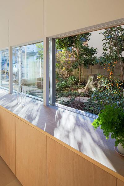 Kertre néző tolóablak - belső továbbiak ötlet, modern stílusban