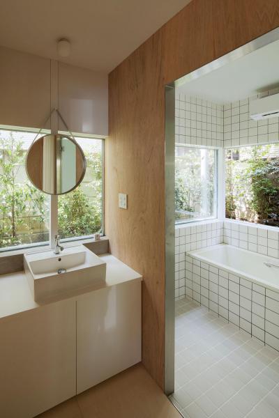 Faburkolat a fürdőben - fürdő / WC ötlet, modern stílusban