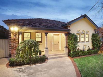 Különböző formák és alakzatok a háztetőn35 - tető ötlet, klasszikus stílusban