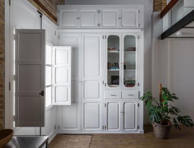 Fehér tárolóbútor - belső továbbiak ötlet, klasszikus stílusban