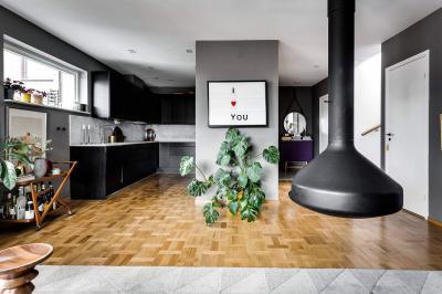 Design kandalló a lakás közepén - konyha / étkező ötlet, modern stílusban