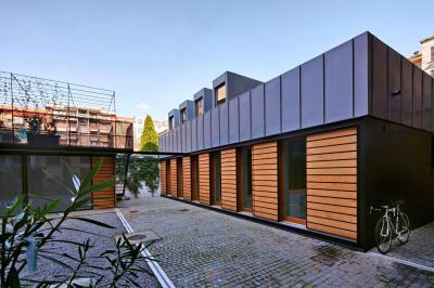 Fa és fém a homlokzaton - homlokzat ötlet, modern stílusban