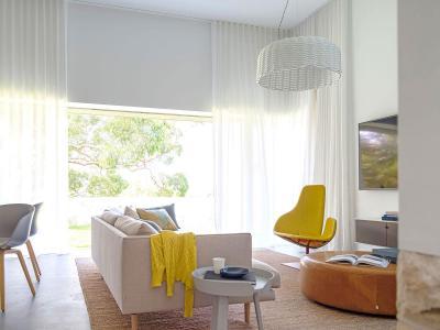 Sárga fehér nappali - nappali ötlet, modern stílusban
