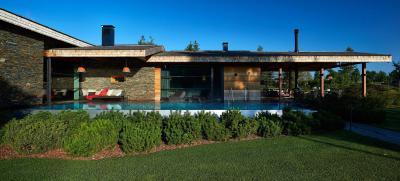 Modern földszintes épület - homlokzat ötlet, modern stílusban