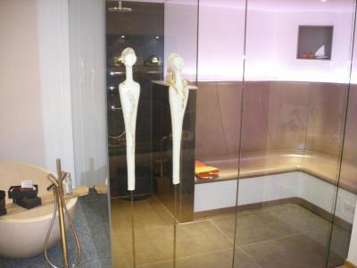 Modern fürdőszoba Lambda Wedi építőlemezzel kialakítva - fürdő / WC ötlet, modern stílusban