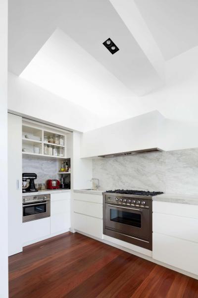 Fapadló a konyhában - konyha / étkező ötlet, modern stílusban