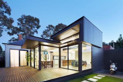 Üvegfallal határolt belső terek - homlokzat ötlet, modern stílusban