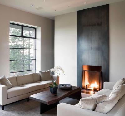 Nyitott tűzterű modern kandalló a nappaliban - nappali ötlet, modern stílusban