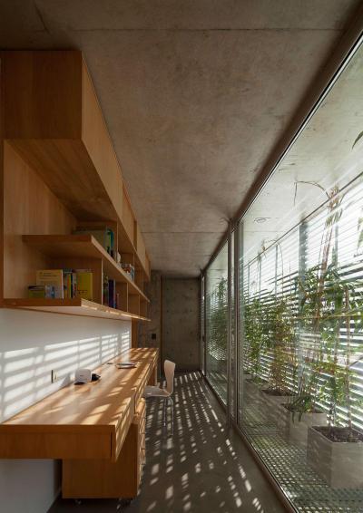 Dolgozószoba a verandán - dolgozószoba ötlet, modern stílusban