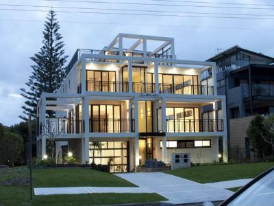 Homlokzatok60 - homlokzat ötlet, modern stílusban