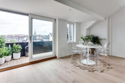 Nappaliból a tágas erkélyre - nappali ötlet, modern stílusban