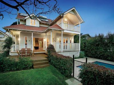 Kerítés a ház körül26 - kert / udvar ötlet