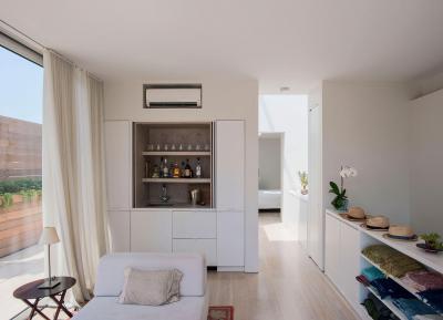 Fehér nappali - nappali ötlet, modern stílusban