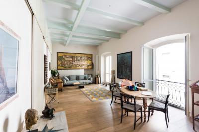 Klasszikus belső tér francia erkéllyel - nappali ötlet