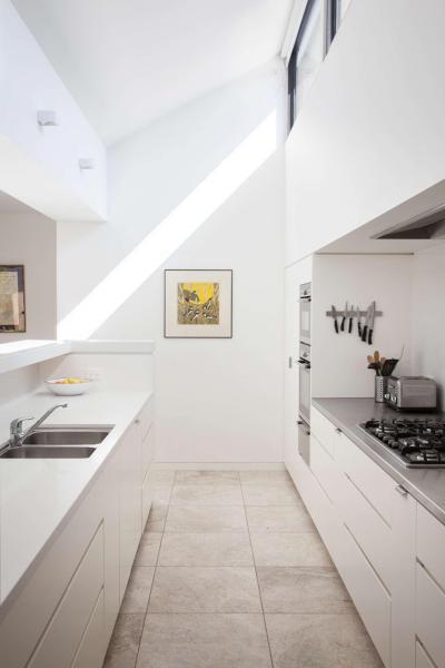 Konyhabútor fehérben - konyha / étkező ötlet, modern stílusban