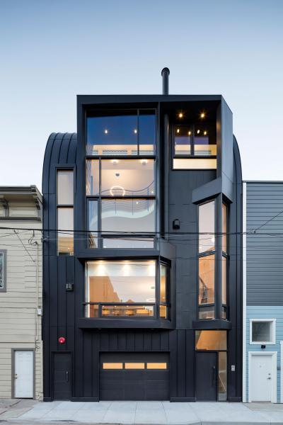 Különleges lakóház sok ablakkal - homlokzat ötlet, modern stílusban