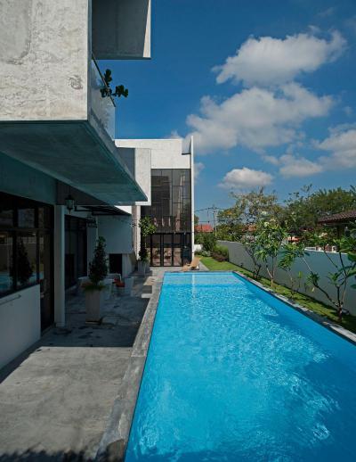 Terasz medencével - erkély / terasz ötlet, modern stílusban