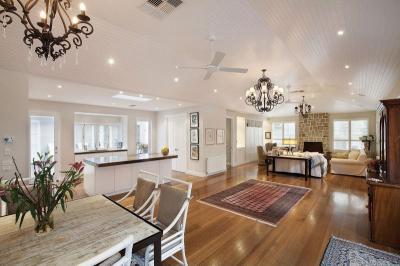 Egyterű tetőtéri megoldás - tetőtér ötlet, klasszikus stílusban