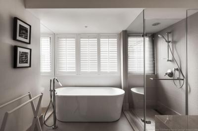 Üvegfalú épített zuhanyzó a fürdőben - fürdő / WC ötlet, modern stílusban