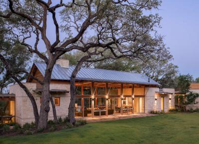 Terméskő és fa a homlokzaton - homlokzat ötlet, rusztikus stílusban