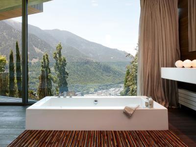 Fürdőszoba panorámával - fürdő / WC ötlet, modern stílusban