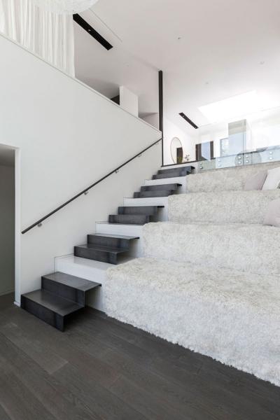 Egyedi beltéri lépcső - belső továbbiak ötlet, modern stílusban