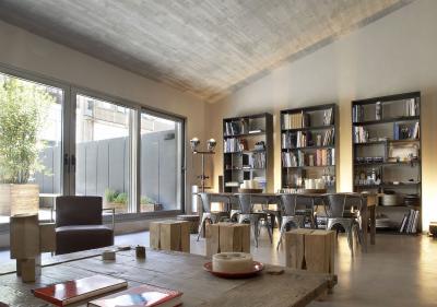 Rusztikus és modern bútorok a nappaliban - nappali ötlet