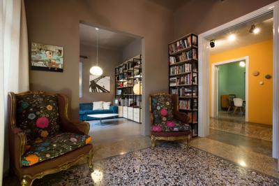 Látványos terrazzo padló - nappali ötlet, eklektikus stílusban