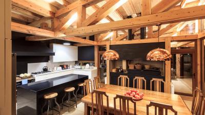 Konyha a gerendák alatt - konyha / étkező ötlet