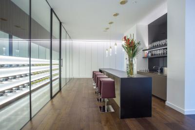 Konyha bortárolóval - konyha / étkező ötlet, modern stílusban