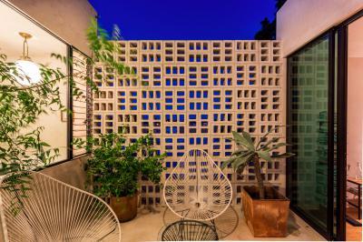 Kicsi terasz térelválasztóval - erkély / terasz ötlet, modern stílusban